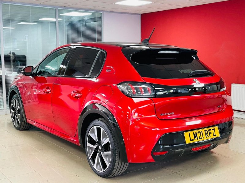 PEUGEOT E-208