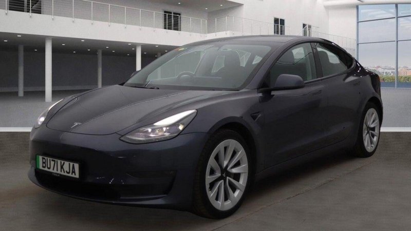 TESLA MODEL 3
