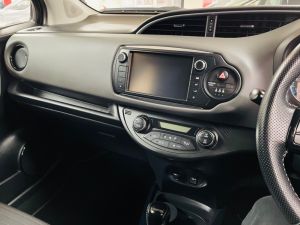 TOYOTA YARIS VVT-I DESIGN M-DRIVE S - 7313 - 20