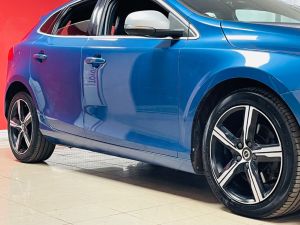 VOLVO V40 T3 R-DESIGN NAV PLUS - 7377 - 30