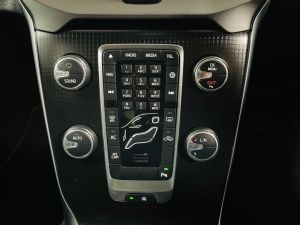 VOLVO V40 T3 R-DESIGN NAV PLUS - 7377 - 21