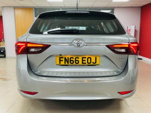 TOYOTA AVENSIS D-4D BUSINESS EDITION - 6687 - 34