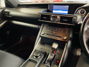LEXUS IS 300H F SPORT - 7337 - 19