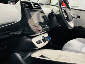 TOYOTA PRIUS VVT-I BUSINESS EDITION PLUS - 7384 - 20