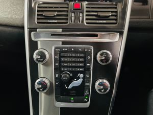 VOLVO XC60 D5 R-DESIGN LUX NAV AWD - 7364 - 23