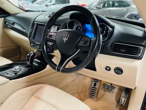 MASERATI LEVANTE D V6 - 7304 - 15