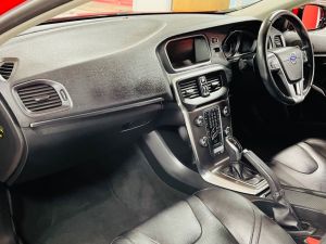 VOLVO V40 T4 SE LUX NAV - 7352 - 5