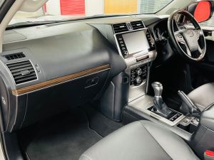 TOYOTA LAND CRUISER D-4D INVINCIBLE - 7391 - 6
