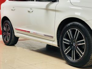 VOLVO XC60 D5 SE LUX NAV AWD - 7328 - 29