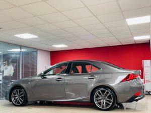 LEXUS IS 300H F SPORT - 7337 - 41