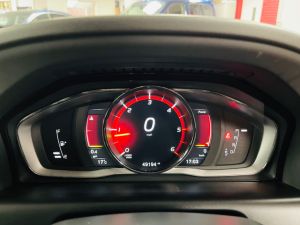 VOLVO XC60 D5 R-DESIGN LUX NAV AWD - 7364 - 24