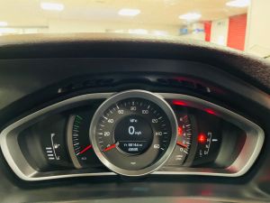 VOLVO V40 T4 SE LUX NAV - 7352 - 28