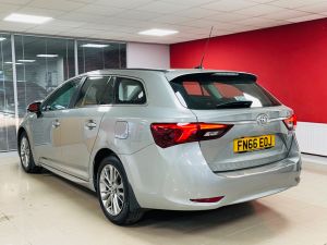 TOYOTA AVENSIS D-4D BUSINESS EDITION - 6687 - 39