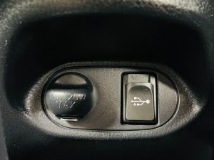 TOYOTA YARIS VVT-I DESIGN - 7403 - 23