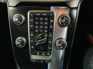 VOLVO V40 D3 R-DESIGN LUX NAV - 7347 - 28