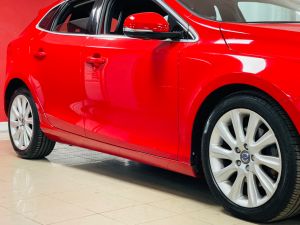 VOLVO V40 T4 SE LUX NAV - 7352 - 32