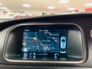 VOLVO V40 D3 R-DESIGN LUX NAV - 7347 - 32