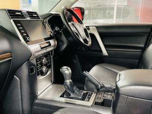 TOYOTA LAND CRUISER D-4D INVINCIBLE - 7391 - 7